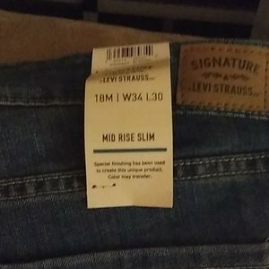 Signature Levi Strauss jeans